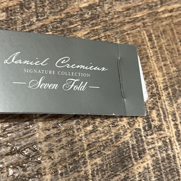 Daniel Cremieux Signature Seven Fold Tie Paisley Handmade Italy 100% Silk - Picture 11 of 11